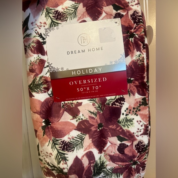 Dream Home Oversized Holiday Blanket - Picture 2 of 4